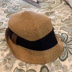 Summer hat with black band